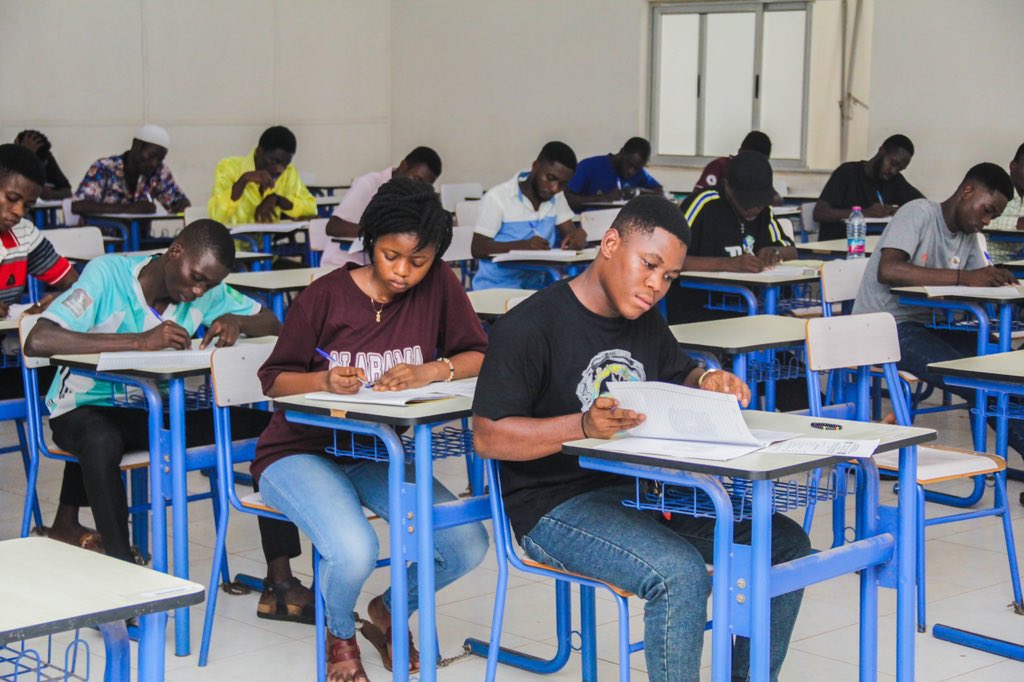 udsnewsnetwork's tweet photo. 📍 ATTENTION STUDENTS 📍
This is to inform all students that the (Resit) Exams, originally scheduled to take place from Monday, 20th July, 2026 to Friday, 31st July, 2026, have been rescheduled.👀👀‼️
New Dates:‼️‼️
Monday, 3rd August, 2026 to Friday, 7th August, 2026
#uds https://t.co/yg3M4LT62O