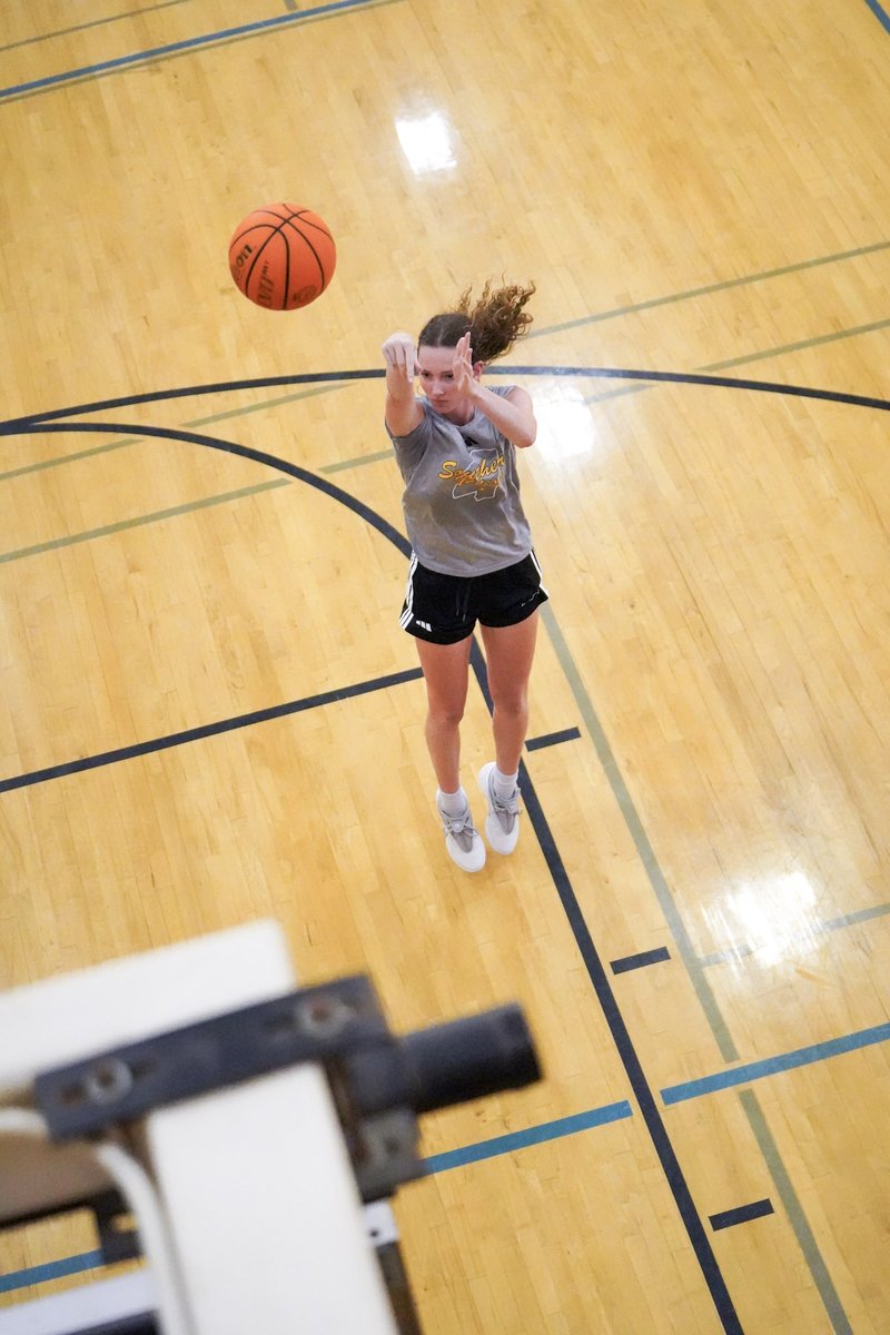 SouthernMissWBB's tweet photo. First touches of the summer🔝🦅

#ELEVATE | #SMTTT https://t.co/VLDqLngR5i