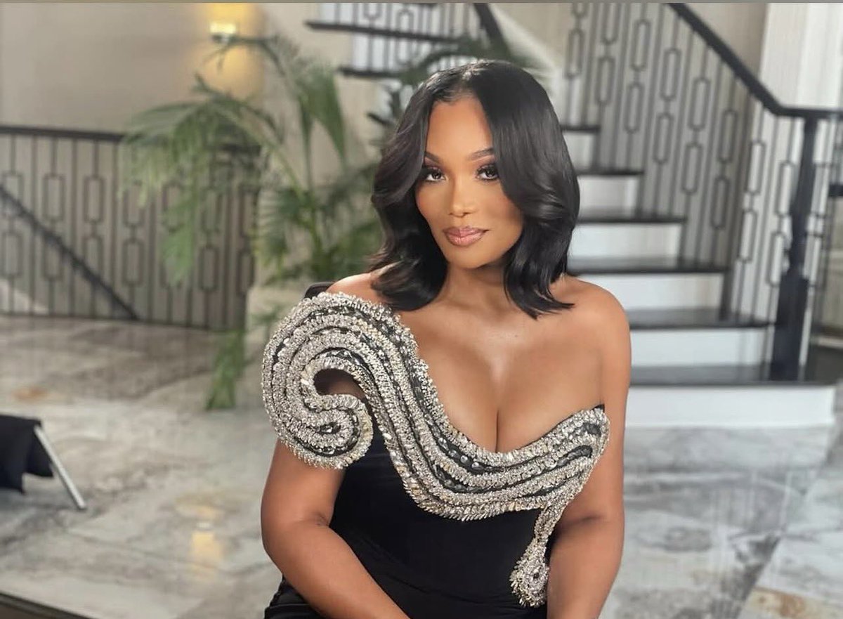 TamraJudgeStan's tweet photo. Angles Oakley is my favorite housewife newbie. She knows how to play that game & she had amazing come backs.๐โจ
#AngleaOakley #RHOA #TheRealHousewivesOfAtlanta #MilesOnYourMouth #MrClean https://t.co/kwjlf3YrY9
