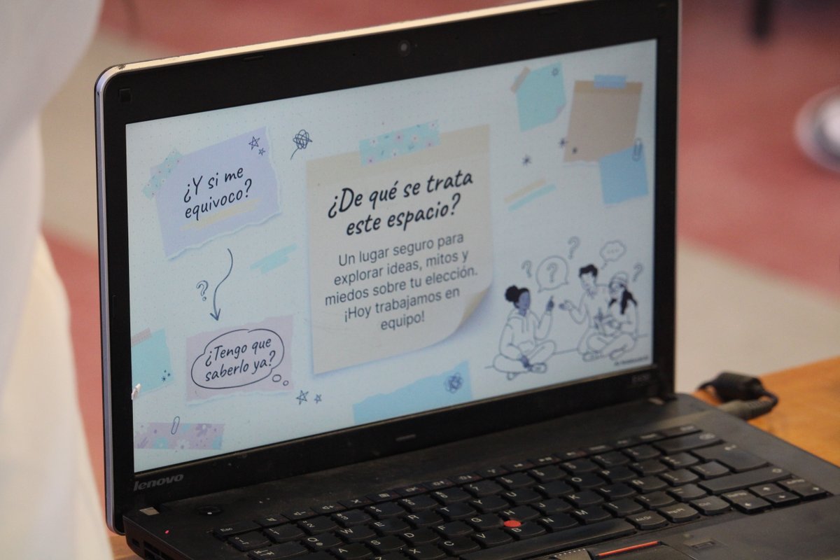 unimoreno's tweet photo. 👩‍🏫 AYER | La #UNM llevó adelante un nuevo Taller de #Orientación. Si estás haciendo la escuela secundaria o tenés ganas de seguir estudiando ¡animate a participar! https://t.co/PGTQ1Knqnd