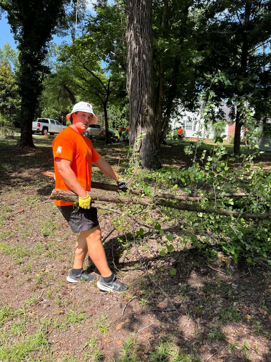 BRHSWildcatFB's tweet photo. More than a game. More than a team.
Serving our community one act at a time. Proud of our Wildcats for representing TheBRand the right way.
#ServeDay2026 #TheBRand #WildcatPride #ImpactMatters https://t.co/w9yxzXIVrS