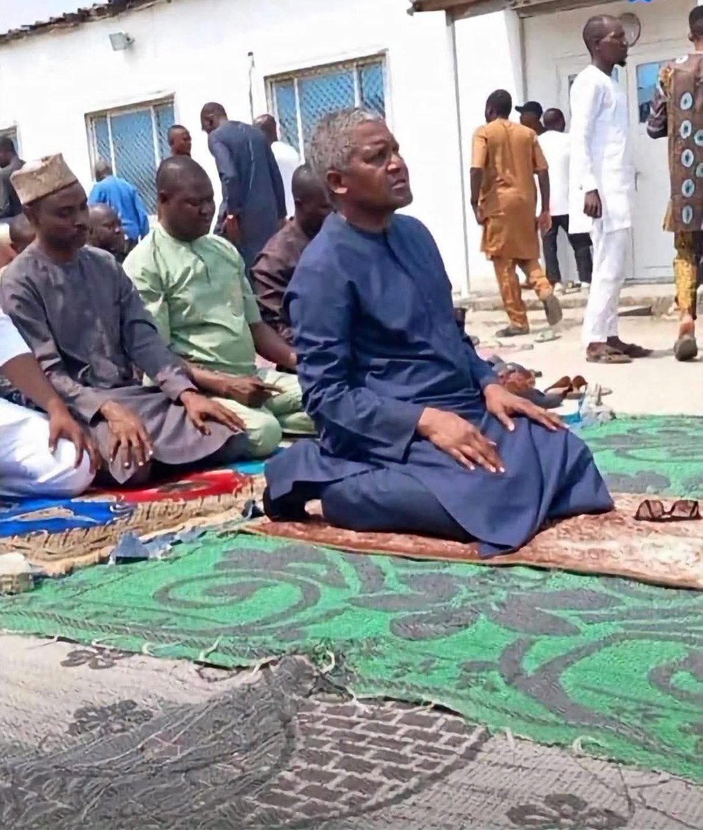 Ivory ✪ tweet media