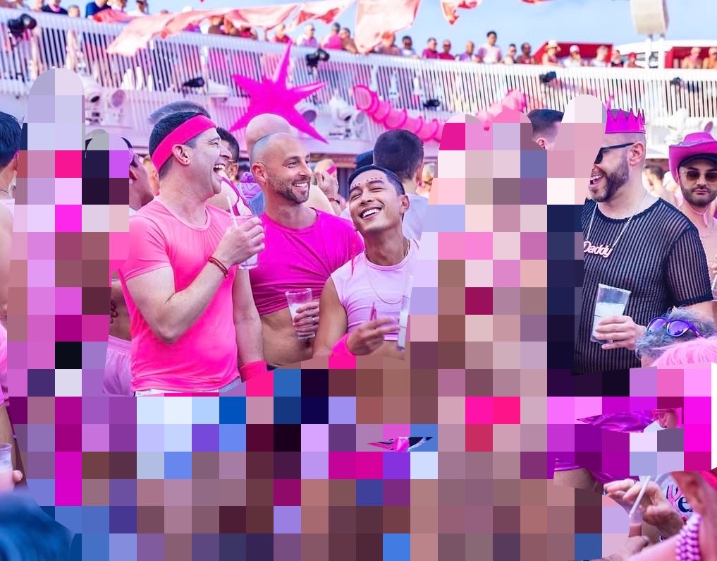 mahajansi's tweet photo. 8 Temmuz’da İstanbul’a gelecek LGBT grubunu ağırlamaya hazırlanan Tekyön İstanbul adlı mekanın (gay bar) organizasyonu büyük tepki çekiyor.

Yaklaşık 5 bin kişinin katılması beklenen etkinliğe ilişkin eleştiriler sürerken, vatandaşlar organizasyonun iptal edilmesini istiyor https://t.co/euAi5QPOog