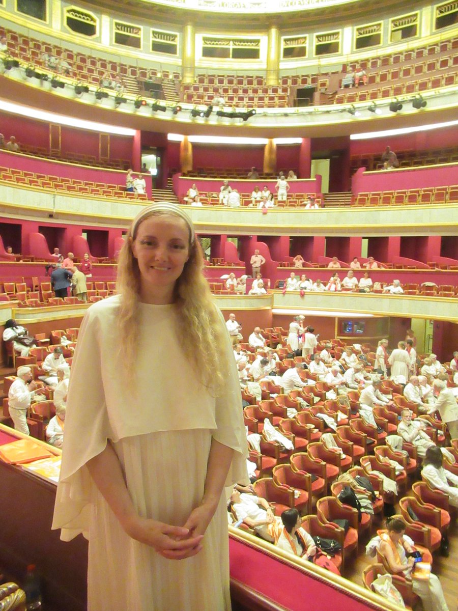 MercheSubiela's tweet photo. Concierto del Mesias de Haendel en el Teatro Campos Eliseos de París, Francia.
#themessiah  #haendel #concert #paris #theatredeschampselysees https://t.co/L1NYNCR2wW