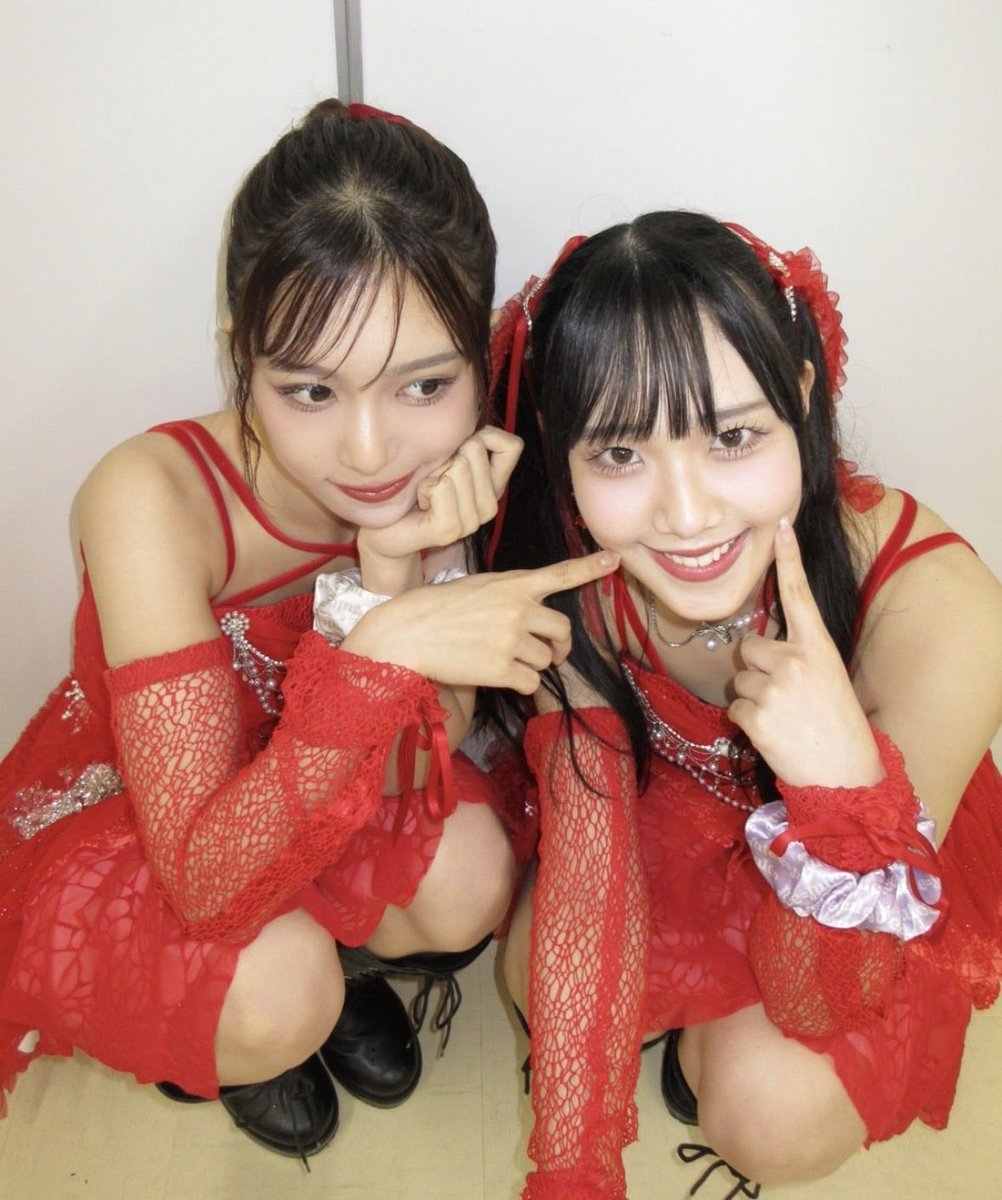 ❤︎リリちゃん❤︎ページ•*¨*•.¸♬︎ 昨日柏市で行われたリリイベは野外で雨の中にも関わらず大勢ファンが来
