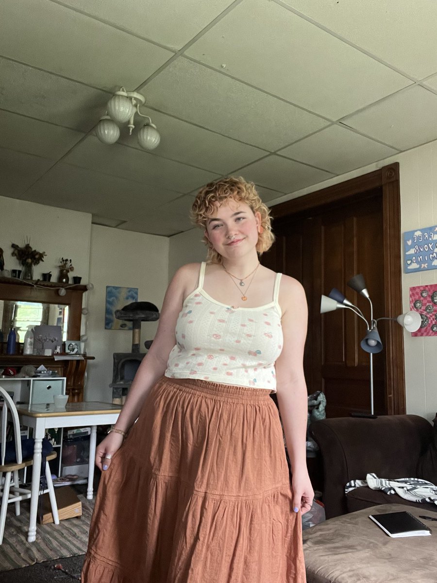 vaatu_was's tweet photo. Fit and makeup to sell stuff at the pride market today https://t.co/6eYs217KLy