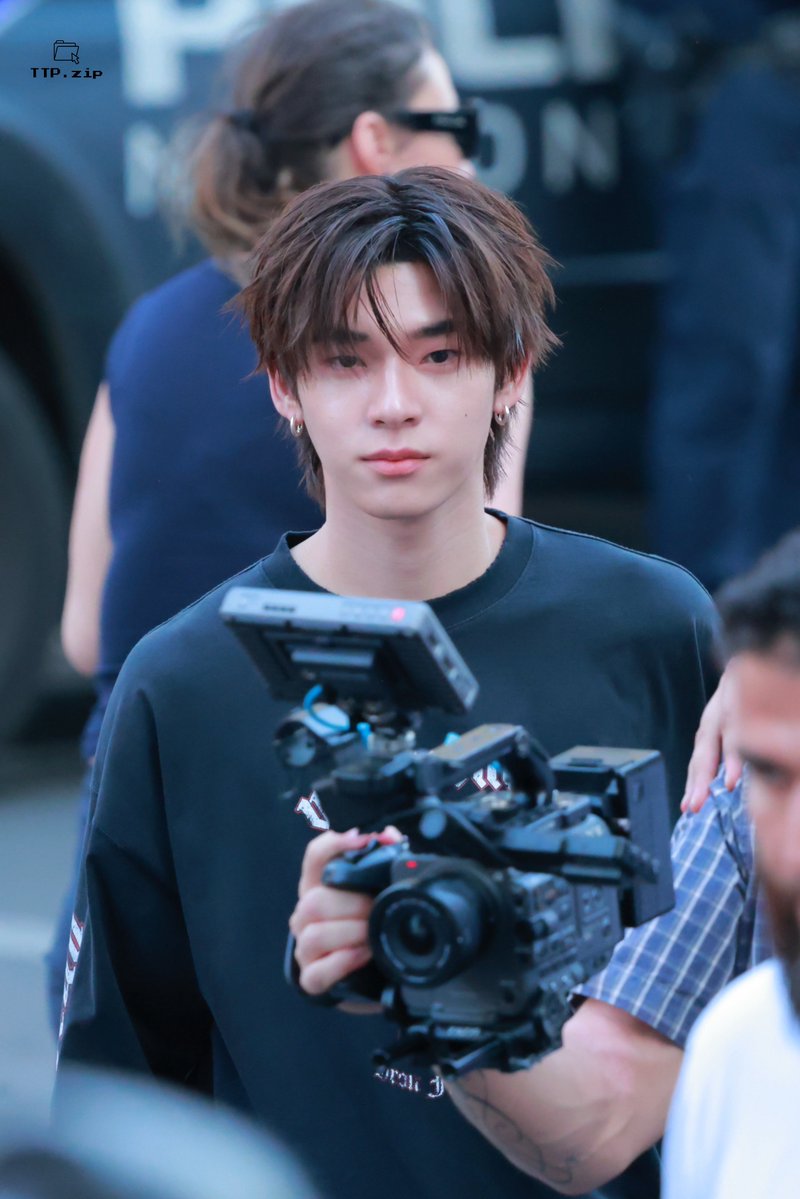 TTP_zip's tweet photo. 𖤐ˊ˗ 260626 

2tee in Paris 

TTP X VETEMENTS SS27
#VETEMENTSxTeeTeePor
#VETEMENTS
#PARISFASHIONWEEK
#twnpich https://t.co/KskgJ3IbYI