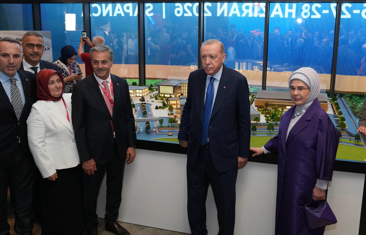 eyupkadirinan's tweet photo. Cumhurbaşkanımız, Genel Başkanımız Sayın Recep Tayyip Erdoğan, 33. İstişare ve Değerlendirme Toplantımız için Sapanca'ya teşrif etti.

Teşkilatımızla birlikte 3 gün boyunca dolu dolu geçecek olan kampımız bugün başladı.

Rabbim çalışmalarımızı hayırlı ve bereketli eylesin. https://t.co/qSQ4YEhcec