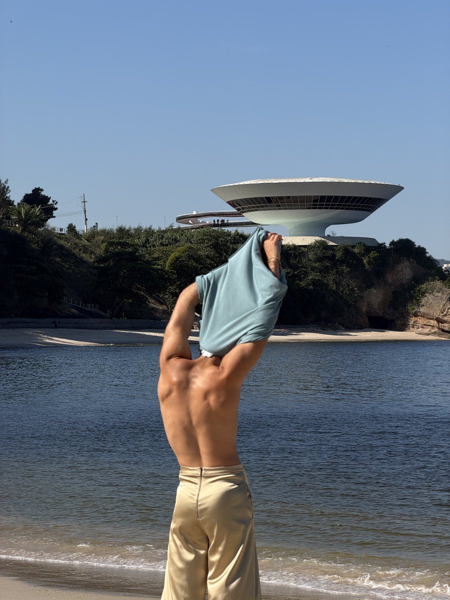 imsamiloft's tweet photo. MAC à Niteroi (Oscar Niemeyer) https://t.co/4qyF4W66kF