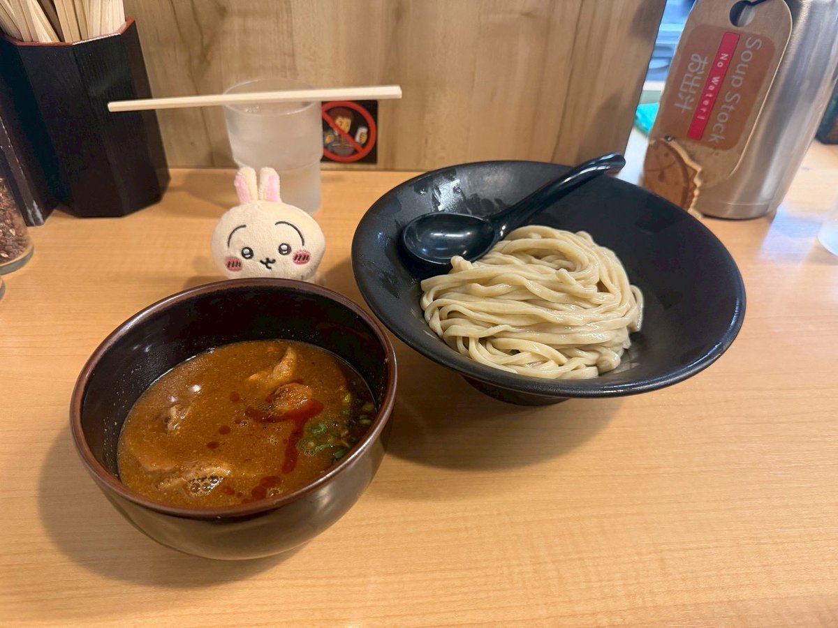 580rk's tweet photo. めちゃくちゃ雨だけど京都たのしい😇 https://t.co/ZOqsU1SO5I