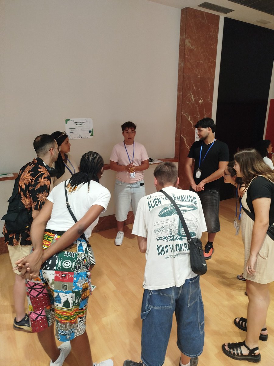 xarxavalors_sc's tweet photo. Construint convivència, pensament crític i una societat més inclusiva
#SantaColomaCreixAmbTu
#CumbreAntirumores26
#GeneracionAntirumores https://t.co/TDydvqOpZg