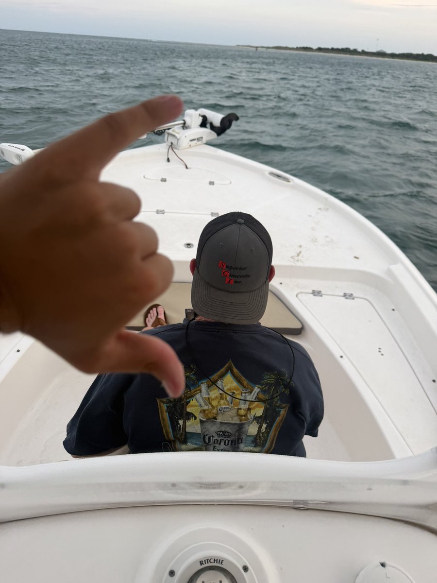 SGTClamstead's tweet photo. Rona tshirt β
Backwards lid. You already fucking know
Shades with croakies. Automatic
This guy gets it #coastalvibes
#obxlife https://t.co/utwRV8kJMo