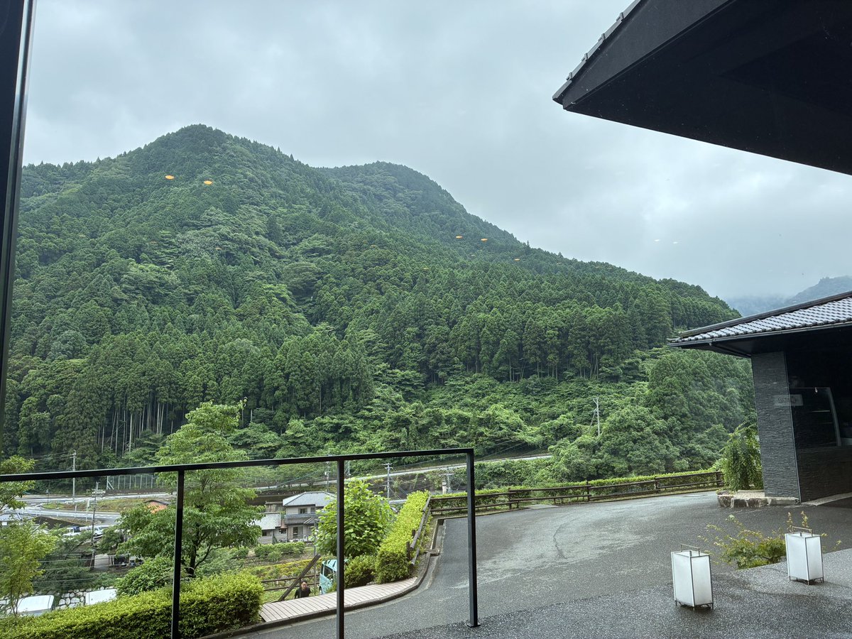 tetchu25's tweet photo. 久しぶりに1人こもって、読書したり、映画みたり、温泉入ったり、ぼーっとしたり、ゆっくりと流れる時間を堪能いたしました。
贅沢な最高のリフレッシュ。 https://t.co/IANOTnv4HD