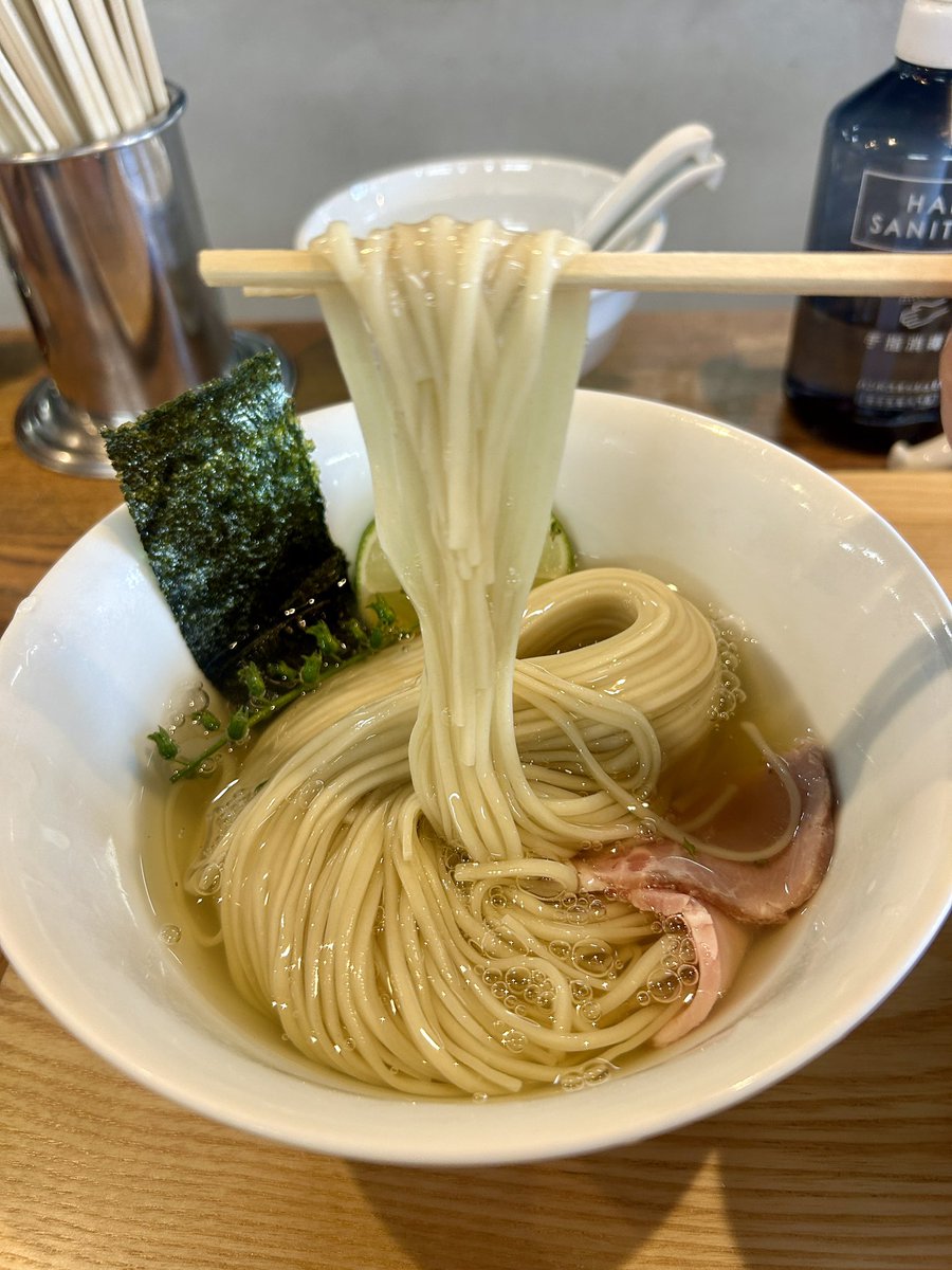 mensta_kitakan's tweet photo. 2026 74杯目
#YOKOKURASTORESTORE@#小山市
#昆布水のつけ麺 大（醤油）ちょい肉増し

毎度のことながら、最高！！の一言です。
昆布のネバネバ具合がもう凄くて、麺お代わりしたくなった、というか毎日食べたい笑
いつもお心遣いありがとうございます。
幸せになる一杯、ごちそうさまでした🍜 https://t.co/piX1AaFP6F