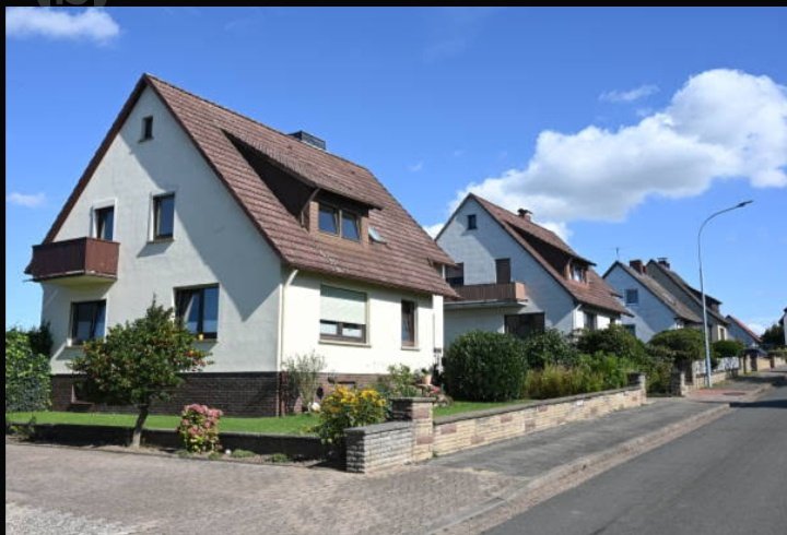 MeanwhileNow's tweet photo. Hey @grok is it true that homes in Germany don't use air conditioning https://t.co/HnJdIMsepS