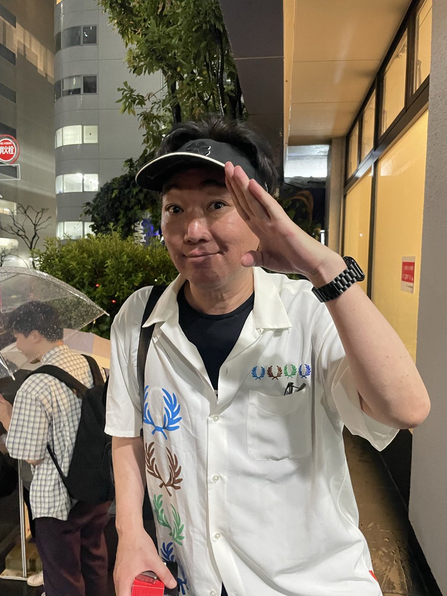 ikuumin26's tweet photo. YouTube後こんなに早く会えて感想も言えたのはありがたい！
リーダーへのツッコミや、後輩にボケるたびに顔を赤くしてたのが可愛く見えてしまった笑
#新人コント大会 

過去最大泥スピードワゴン小沢を迎えて【泥んこ逆張りFX】開催！！目指せ1000万円獲得！！ https://t.co/lQWOlNtUlW @YouTubeより https://t.co/NcZbLnfZjv