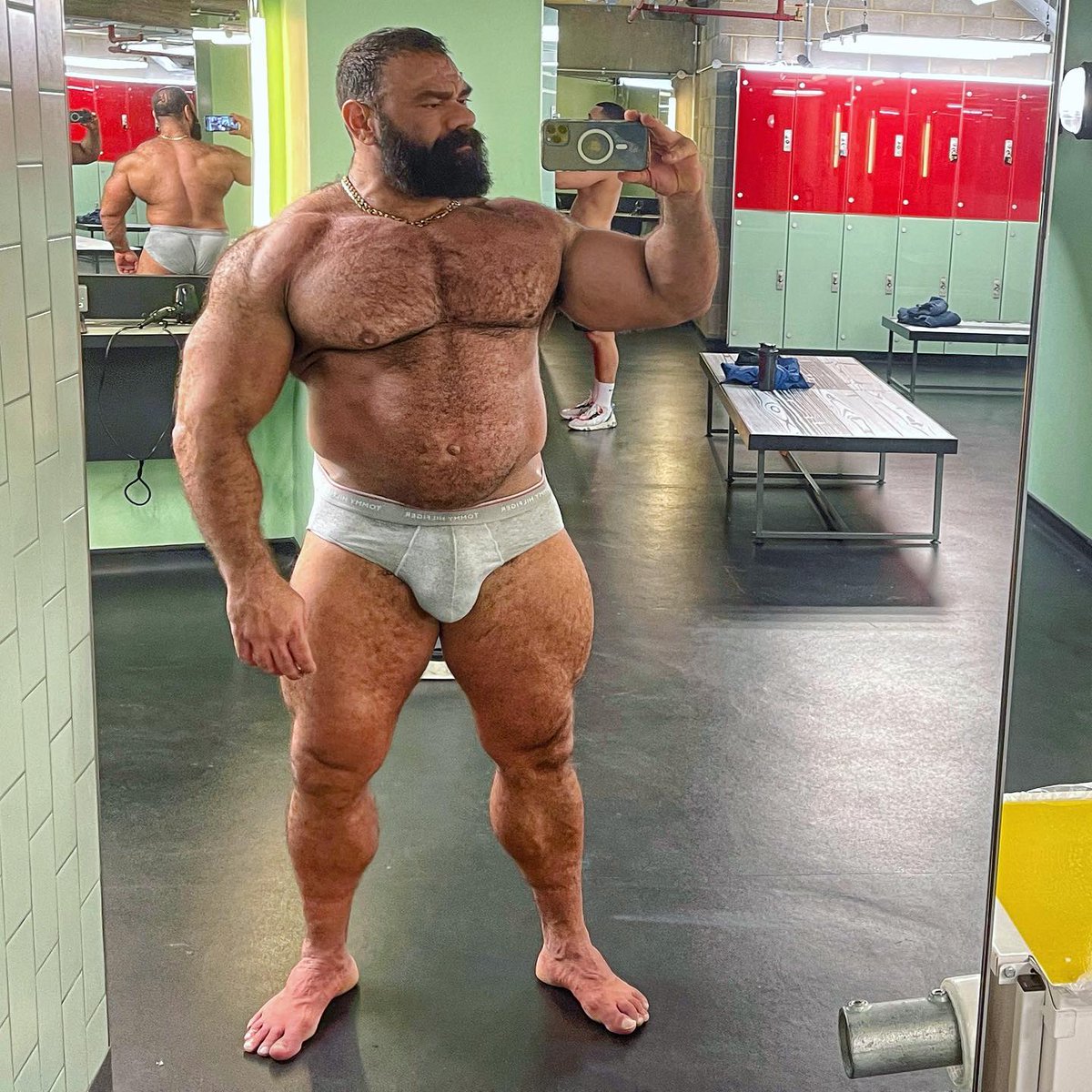 EvilKingLykos's tweet photo. @SystemDyna68391 Do you think you could do something that look a like Giorgibear or Andrey Smaev with their burly bodies being destroyed/humiliated ? https://t.co/hLjK11BHsS