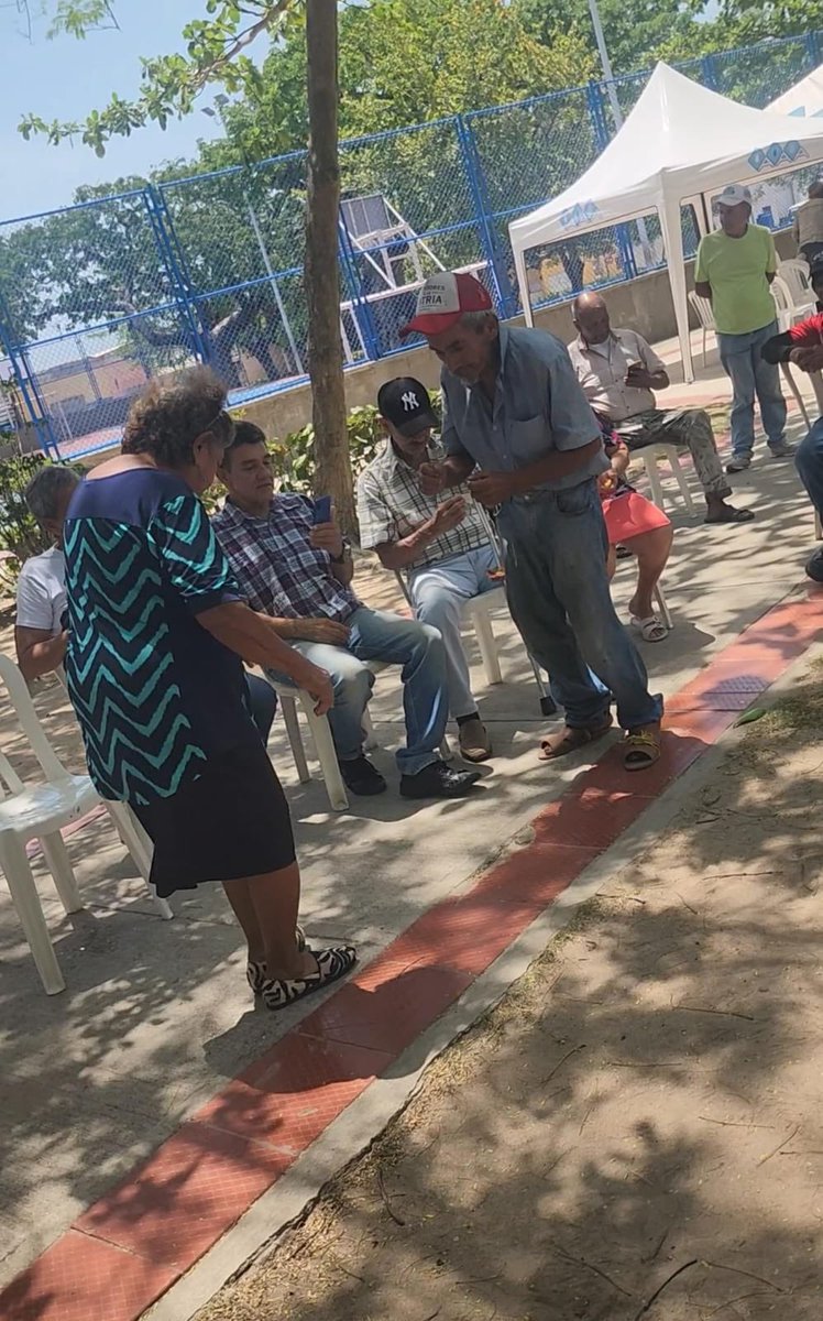 SecCulturaBaq's tweet photo. @alcaldiabquilla Niños, jóvenes y adultos mayores vivieron una jornada de inclusión, lectura y creatividad. 📚

Con Talleres de lectura inclusiva, exploración de cómics, historietas, juegos y dibujos en Barranquilla seguimos creando espacios que inspiran a leer, crear y compartir. 📖 https://t.co/KnE8hcZ9sn