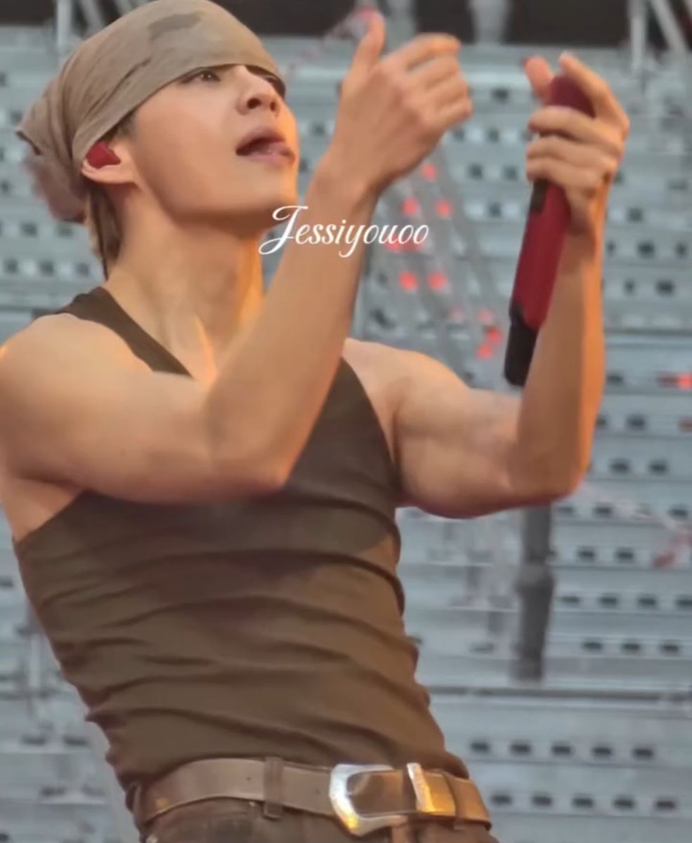 fatherhyungs's tweet photo. BIG DADDY DICK IS BACK IN TOWN https://t.co/XcfqfAQFgo