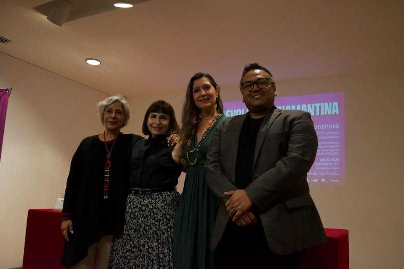 NOISVALA's tweet photo. 🎭🇲🇽 El Palacio de #bellasartes estrenará en #Latinoamérica Revolución Diamantina, de #GabrielaOrtiz, obra inspirada en las movilizaciones feministas de 2019 y ganadora de tres #Grammy y un #LatinGRAMMY
🔗 https://t.co/3LAwhdkKjI
#cultura #reflexion24informativo #danza #Música https://t.co/tqCGxmlbG9