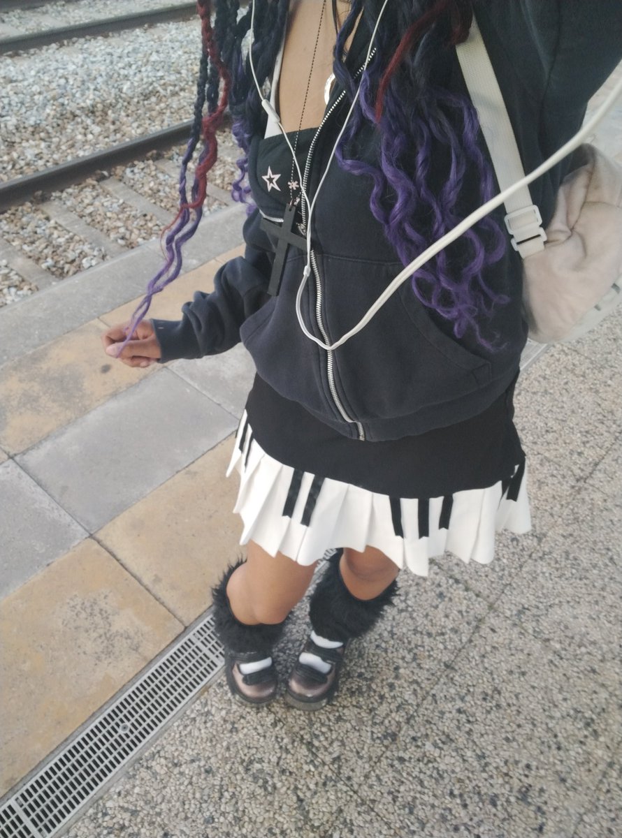 diazepink's tweet photo. https://t.co/OCjL79fGEn