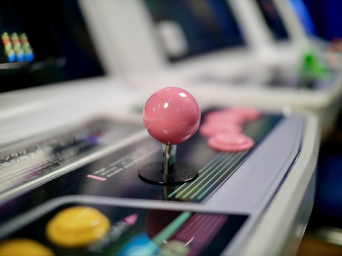 victoralonso_es's tweet photo. Candy cabinet joystick appreciation post https://t.co/DH5WbJDENg