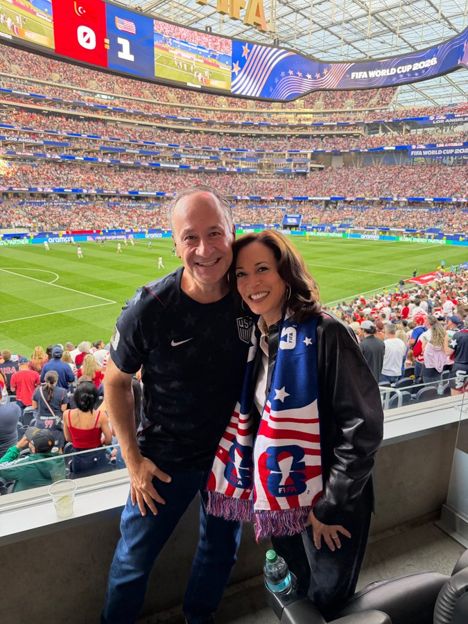 Big0range31's tweet photo. So far in the World Cup the only game the USA lost is the one these buttholes attended. Let that sink in.
#ResistingDemocratFascism
#DemocratsAreTheNewNazis https://t.co/XGEsgNVnaG