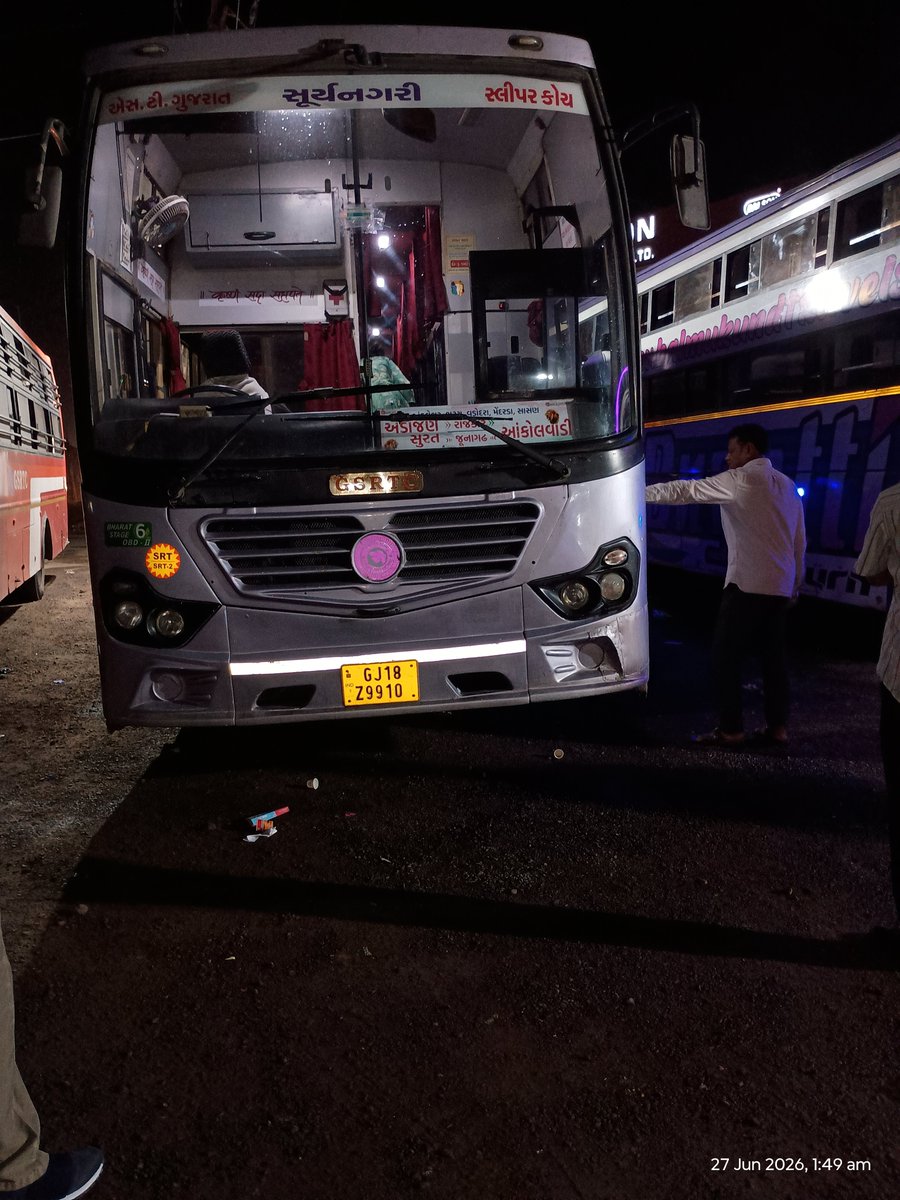 RGhamasani's tweet photo. @OfficialGsrtc  આ બસ સુરત થી આંકોલવાડી છે તો ખરેખર આ બસ માં સૂર્યનગરી ના બદલે ગીર હોવુ જોઈએ, અમો દ્વારા દૂર થી સૂર્યનગરી જોય ને બસ ને હાથ ઊંચો નહી કરતા બસ જતી રહી જેના કારણે અમો ને તકલીફ પડી તો તાકીદે બસ નું ટાઇટલ રુટ મુજબ કરવા વિનંતી.
@sanghaviharsh https://t.co/XpIIs9UdPF