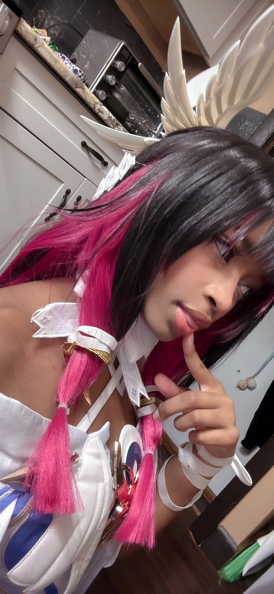 mmoomilkk's tweet photo. miss columbina :DD i havent cosplayed her in over a year ;00 im happy to bring her back and eventually to animenyc !! https://t.co/dgiLTlf1fj