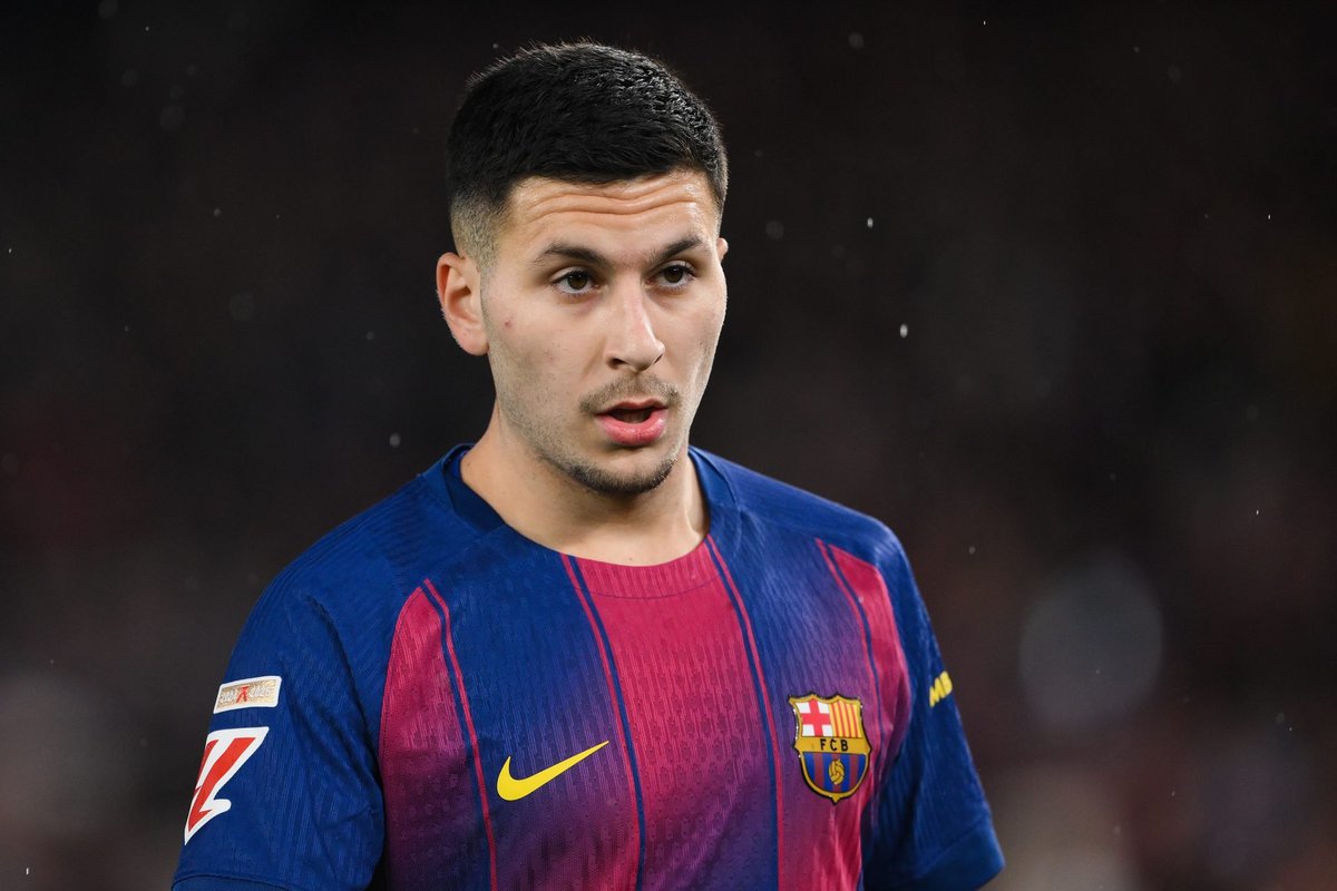 BarcaUniversal's tweet photo. 🚨 Roony Bardghji has asked to leave Barcelona to get more minutes, with several clubs interested in him.

Brighton could become his most likely destination if they sell Yankuba Minteh, with Liverpool among the clubs monitoring the winger.

— @sport https://t.co/QmzHcUGUrK