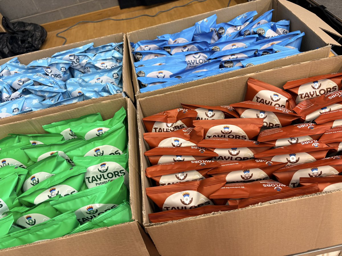 InchturePrimary's tweet photo. Thank you so much to local businesses .@taylorssnacks, .@Tofthillfarm and IPL Logistics for their generous donations for our Primary 7 Leavers’ Meal. We are so lucky to have such a supportive community #TeamInchture https://t.co/MmARgPWMkO