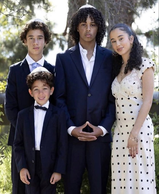 VividProwess's tweet photo. Bob Marley's Jewish Israeli grandchildren. https://t.co/F0PhUMDAsh