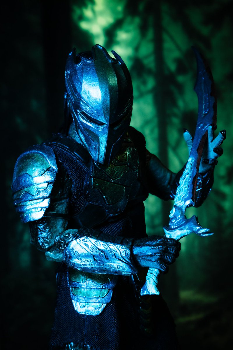 TheFPSCentel's tweet photo. The Predator Skin Is Returning To Fortnite 
(VIA: @FortniteFNLK) https://t.co/NfB37Lw4aB