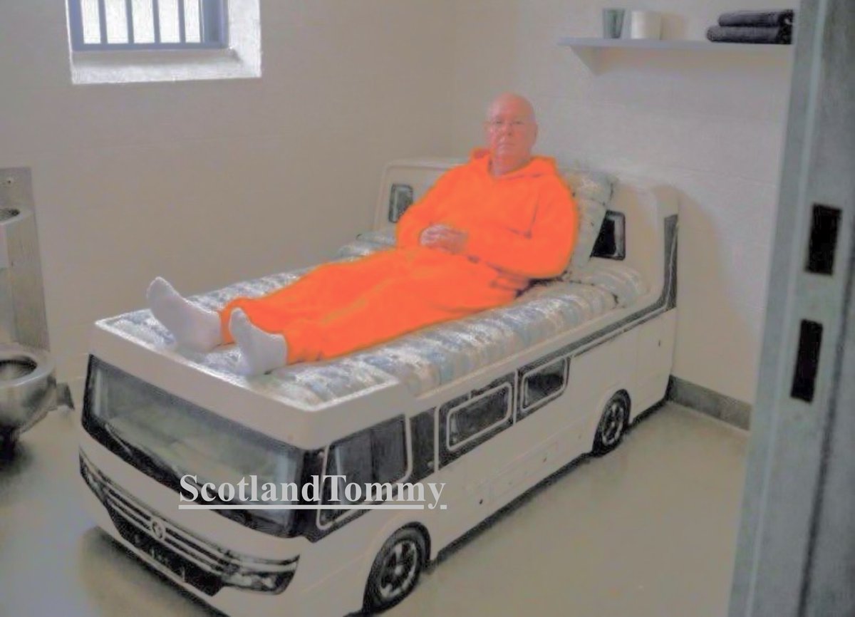 TheSpyHunter007's tweet photo. @PeterMurrell is doing just fine thank you. #petermurrell #campervan #jail #prison #prisoner #barl https://t.co/4yj4Ce7iVd