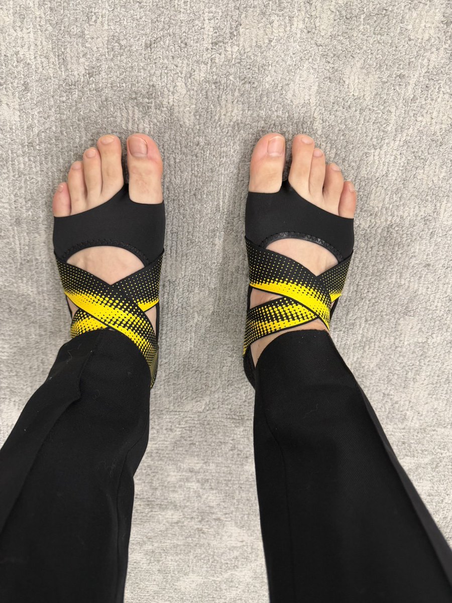Adit99648675's tweet photo. 営業周りで5万歩制覇したのにまだ脚が動きたがってるだと、、、？？���？ https://t.co/OXwGoKecMt