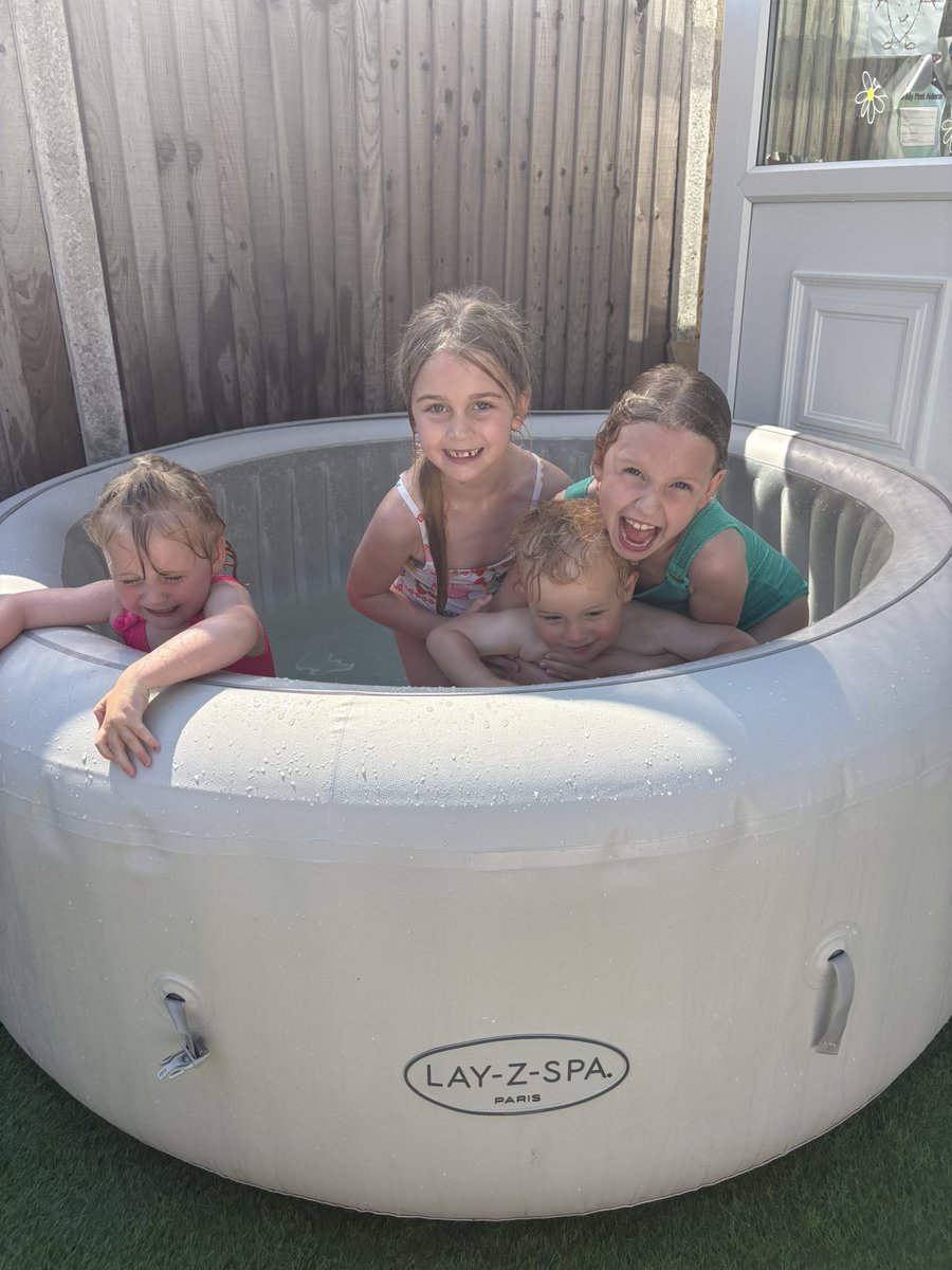Stormallen17's tweet photo. Enjoying the sunshine with our mini Besty my gang 💜💜💜🩵 ☀️ 💧 https://t.co/Cvb0iOX5Y4