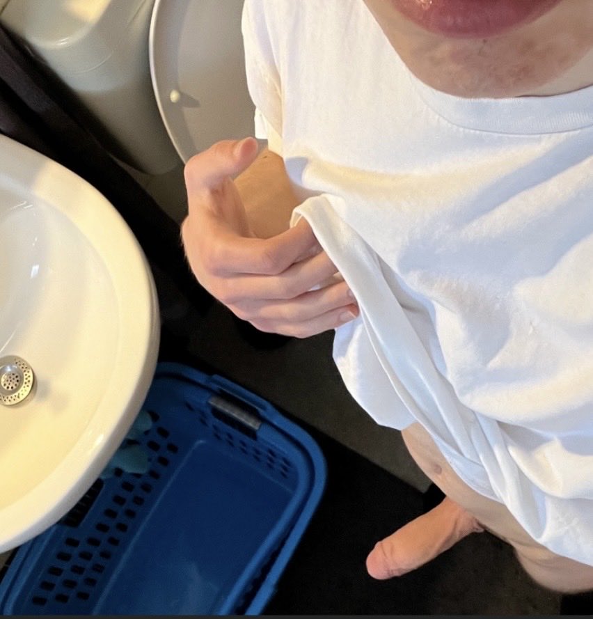 hungmikeyy's tweet photo. Dick Dump (I‘m back) #nsfw #nsfwtwtًً  #bwc #bigwhitedick #hung #teen #hungteen #bigdick #bigcock #chudai #wataa https://t.co/Dky9xvVzSi