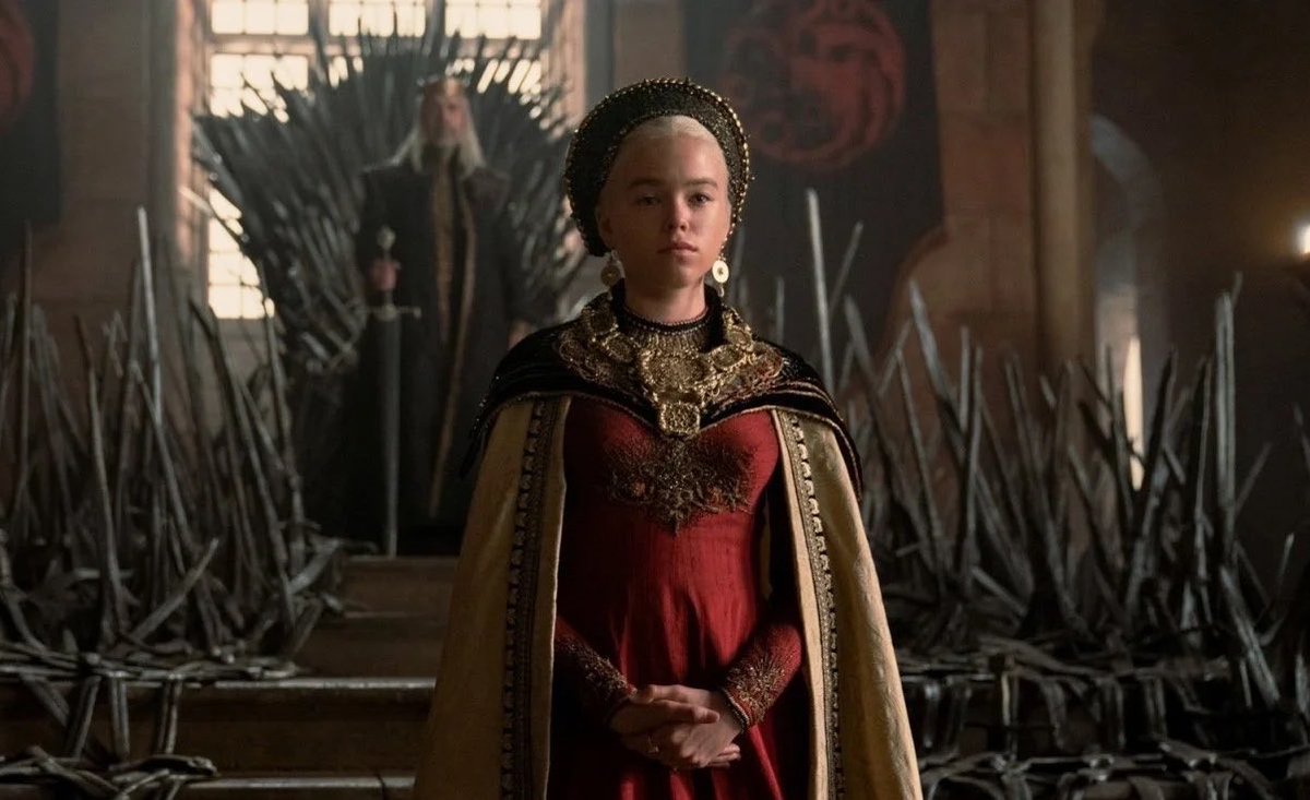 Culture3ase's tweet photo. #Supergirl actress Milly Alcock reveals after finishing Season 1 of ‘HOUSE OF THE DRAGON’ she applied at a bakery.

“I applied at a Bakery, I got the job yeah. But I had to turn down cause I was working. I just wanted, like normality. I wanted routine. You know being an actor sometimes you’re not hired for months and I kind of went into this pit of “Oh my God, I’m never going to work again, it was a fluke.”

Via @TODAYshow