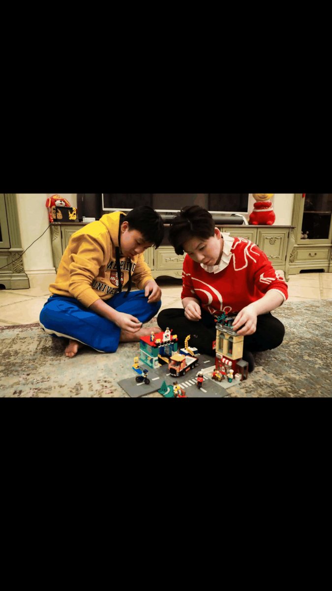 weboptic's tweet photo. [Building block masterpiece time with my tiny co-creator! We laughed, stacked, and turned random blocks into our favorite castle—love these messy, magical moments!]， https://t.co/ex8SwQuMv5