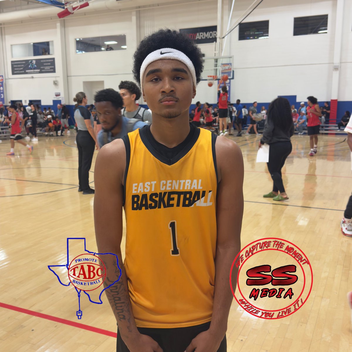 SSports_Media's tweet photo. #TABCShowcase Day 1 
@_ECBBasketball just pulled off a Texas‑sized comeback — down 18 and stormed back to beat Frisco Lone Star 62–54.
Leadership took over late: @lulmaarr dropped 17, @WillFranklin23 added 12, and the Hornets slammed the door shut with big‑time poise.
Hornets by 8. Statement win.
@TABCHoops @GASOTim @mtimminshoops @GASOLyndon @GASOBlue @TexasHoopsGASO @KevinOneEye @jayfrye @AlamoCityHoops1 @SA_Sports @TBScouts @_ECAthletics

#TurnAndGuard #HornetNation #ECBasketball