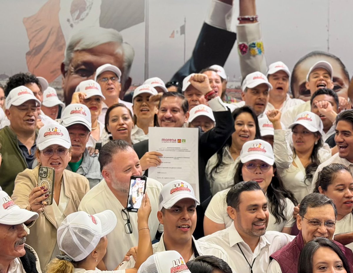 luishumbertofdz's tweet photo. Con convicción y el compromiso de construir un Querétaro donde el bienestar llegue a todas y todos, hoy me registré para encabezar la Coordinación para la Defensa de la Soberanía y la Cuarta Transformación en nuestro estado.
¡Vamos a hacer realidad el #ElSueñoQueretano! 🙌🏻 https://t.co/YSi6xiUVDe