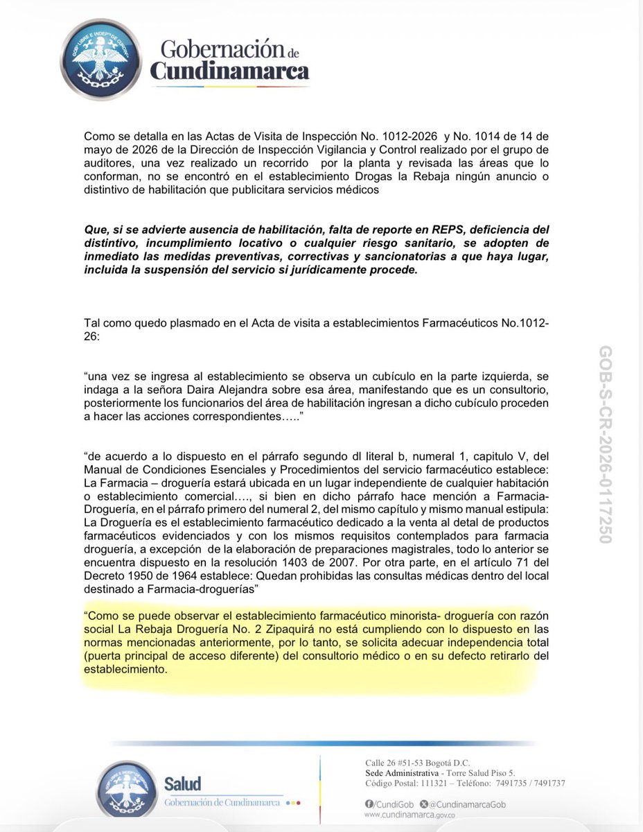 juanmartinbc's tweet photo. 🚨 DENUNCIA PÚBLICA 🚨

Hace dos meses Petro anunció que empezaría a integrar Drogas La Rebaja con la prestación de servicios de salud.

La Secretaría de Salud de la Gobernación de Cundinamarca, tras una visita oficial de inspección, confirmó que el consultorio ubicado en Drogas La Rebaja en Zipaquirá, presenta incumplimientos a la normatividad sanitaria.

Entre los principales hallazgos están:

• El consultorio funciona con un único acceso compartido con la droguería, cuando la autoridad exige independencia total y una puerta de acceso diferente.

• No se encontró distintivo de habilitación visible al público.

• Durante la inspección no se evidenciaron equipos biomédicos, dispositivos médicos ni historias clínicas físicas o digitales.

• La autoridad ordenó adecuar la independencia total del consultorio o retirarlo del establecimiento, por incumplir la normativa sanitaria.

Lo más grave es que la propia Secretaría advirtió que, si en una nueva visita persisten estos incumplimientos, impondrá una medida de seguridad consistente en la clausura total temporal del establecimiento con imposición de sellos, además de las demás medidas sanitarias que haya lugar.

Si este es el modelo con el que pretenden integrar droguerías con la prestación de servicios de salud, primero deberían garantizar el cumplimiento estricto de la ley y de las condiciones sanitarias que protegen la seguridad de los pacientes.

Petro quebró a Drogas La Rebaja y dejará en la calle a más de 5500 personas.