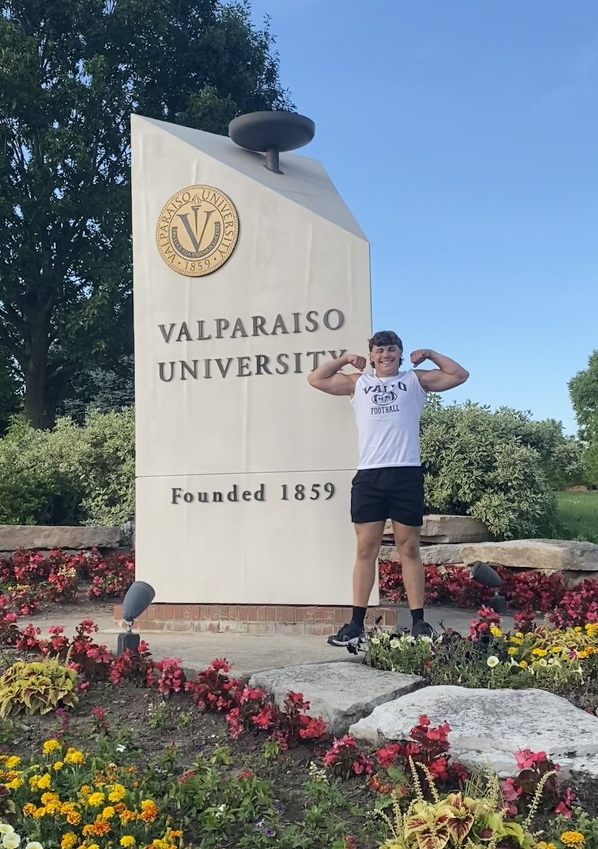 Will_Logan2028's tweet photo. Thank you to the coaches at Valparaiso Football for the opportunity to compete at camp today! I had a great time learning, competing, and getting better against great athletes. I appreciate the invitation and all of the coaching throughout the day. Looking forward to continuing to improve this offseason! #AGTG #Recruit2028 #Football #Linebacker #RunningBack 

@valpoufootball @CoachWaddle @Coach_RJG @_MichaelJoseph_ @CoachVierstra @CoachGeiger_ @CoachSooto23 @BrendanThompsn @JPRockMO @GSV_STL @The_onlyAjReed @6starfootballMO @FZNFootball