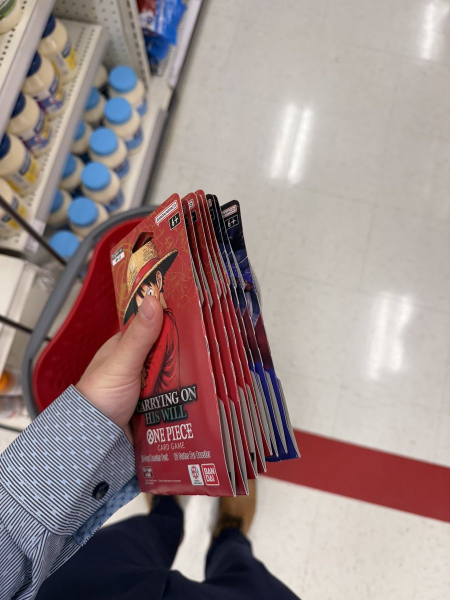 aidenbushh's tweet photo. @stiznerk found these at target at 4 PM https://t.co/i4S5Y9ZLt9