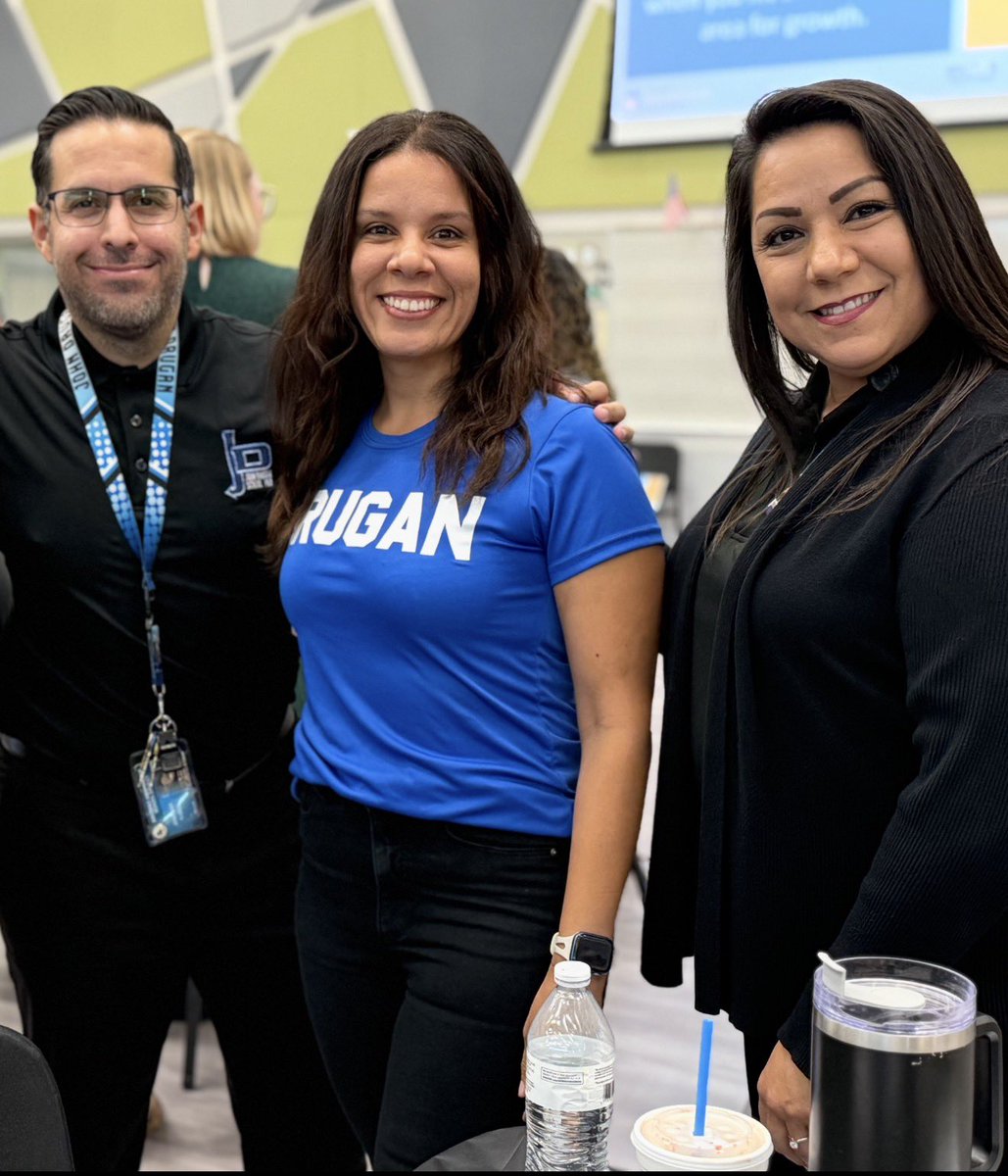 JonFlores_EP's tweet photo. 💙🖤 Our team wants to thank @RAlva_JDS for her service to @JohnDrugan_PK8. We wish you the very best on your next journey! Thank you for leading with ♥️ and kindness.  We will miss you! @SISD_ES https://t.co/2XL4yPHb8U