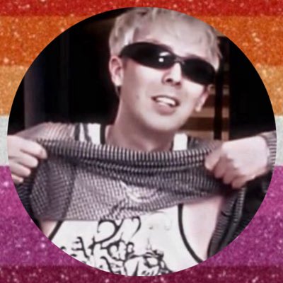 fujosxi's tweet photo. #NewProfilePic 
i’ve accepted i’m a lesbian and im not dead?? https://t.co/CTxD6p1cEq