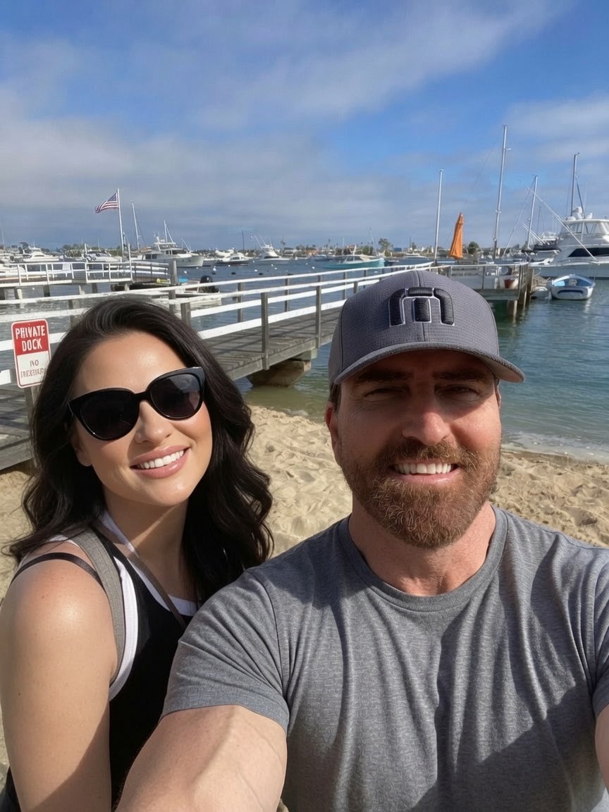 Lucas_Kastner's tweet photo. She’s the best! 😎👌🏼💯
•
#Gym 
#Goals 
#Alpha 
#AlphaMale 
#Athletic 
#Muscle 
#GymGoals
#CounyrBoy 
#Handsome 
#WhiteBoySummer 
#Dating 
#Relationships https://t.co/1LfnfbnXCe