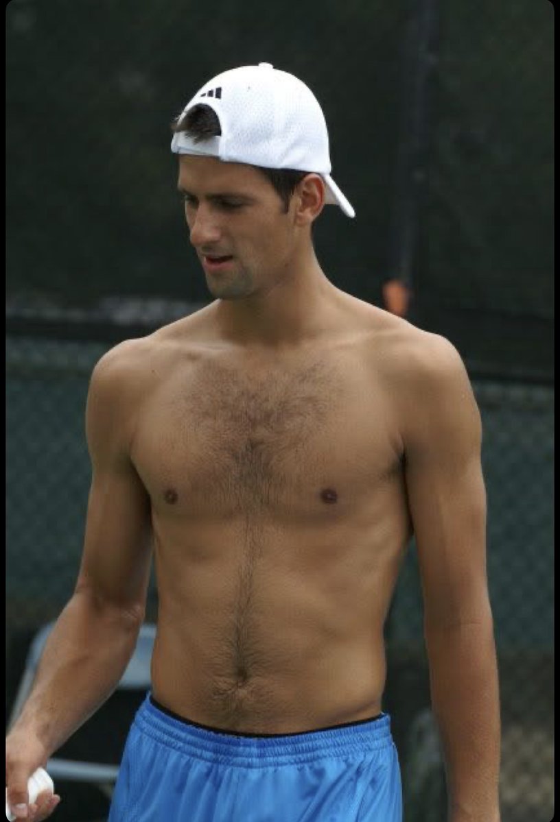 Djoko_UTD's tweet photo. Muscles are very important for athletes..

Meanwhile Two Greatest Athletes of all time completing Football &amp; Tennis with this body 💀 https://t.co/a7WbzG3FUK