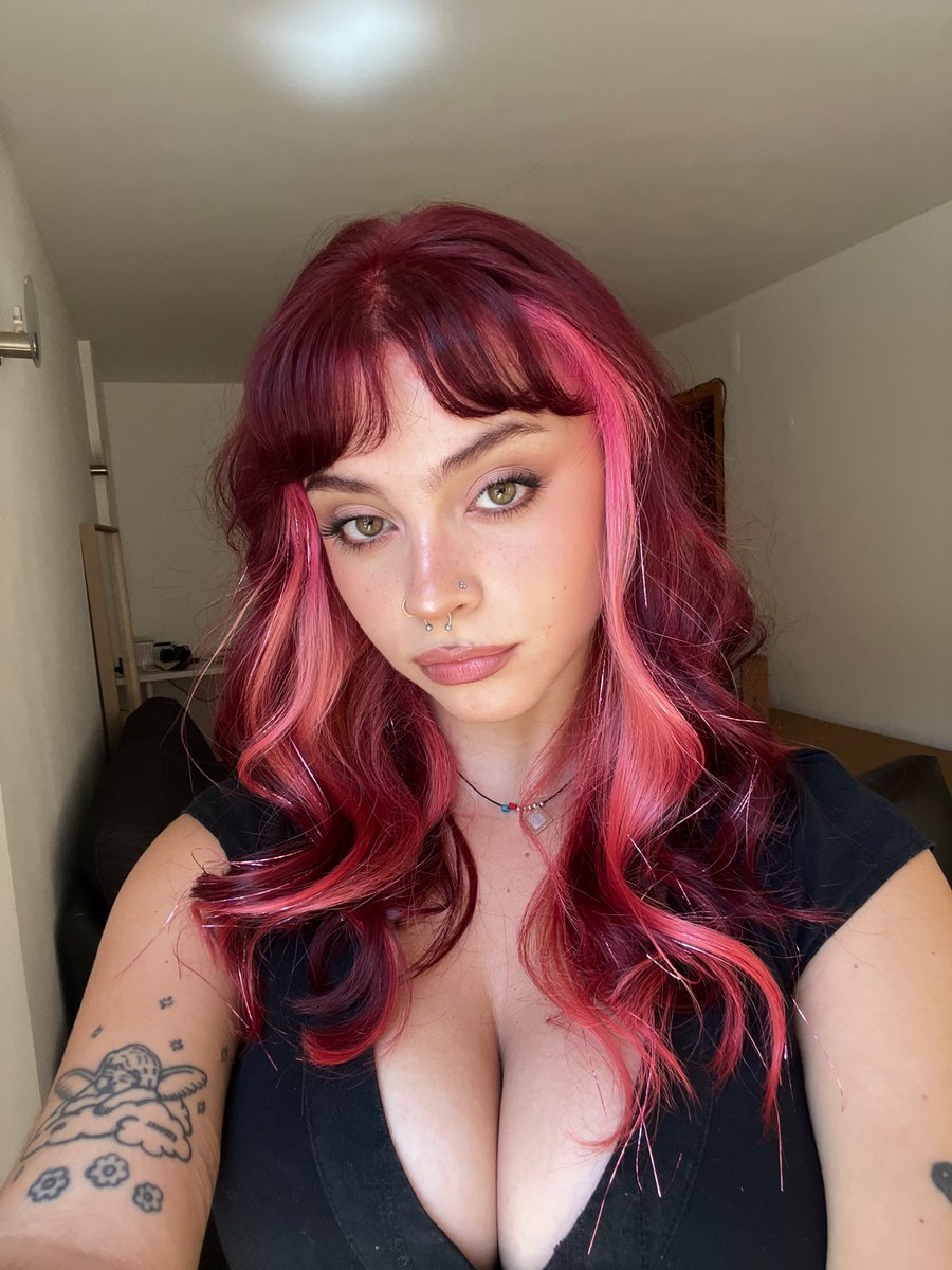 damnbiaa's tweet photo. sparkling hair https://t.co/Wo1CYLis9W