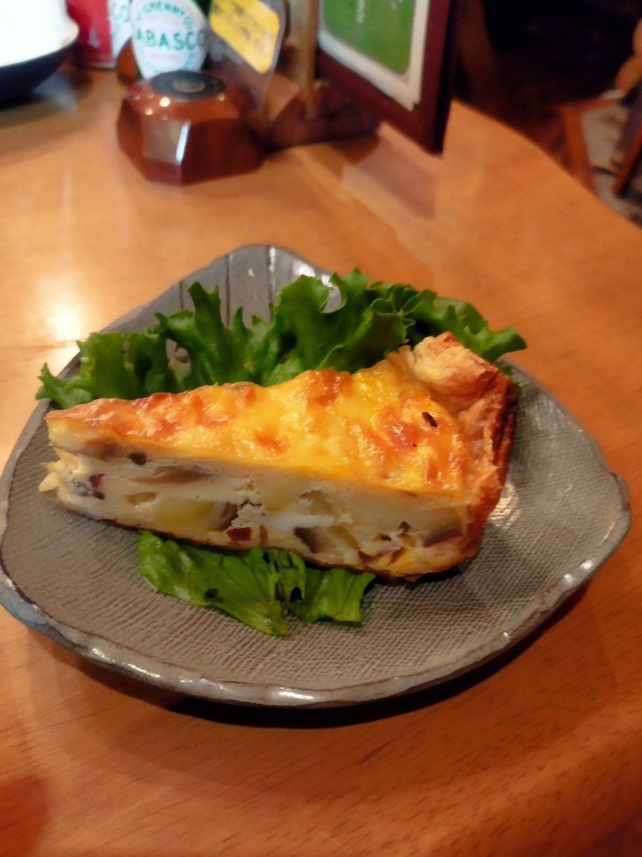 1972tyty's tweet photo. 昨日の昼飯に久しぶりの三荘に行ってきました😊美味かったです😋ハンバーグとキッシュー最高でした🙆🤤🌟
#札幌グルメ #三荘 #ログハウスレストラン https://t.co/3HPjHlUrU5